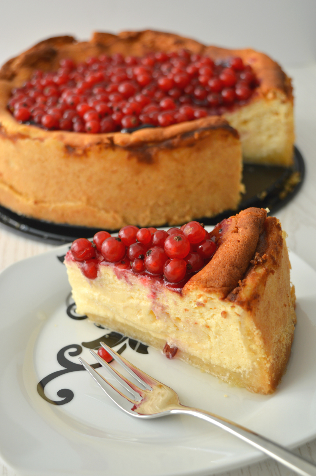 Mascarponekäsekuchen mit Johannisbeeren